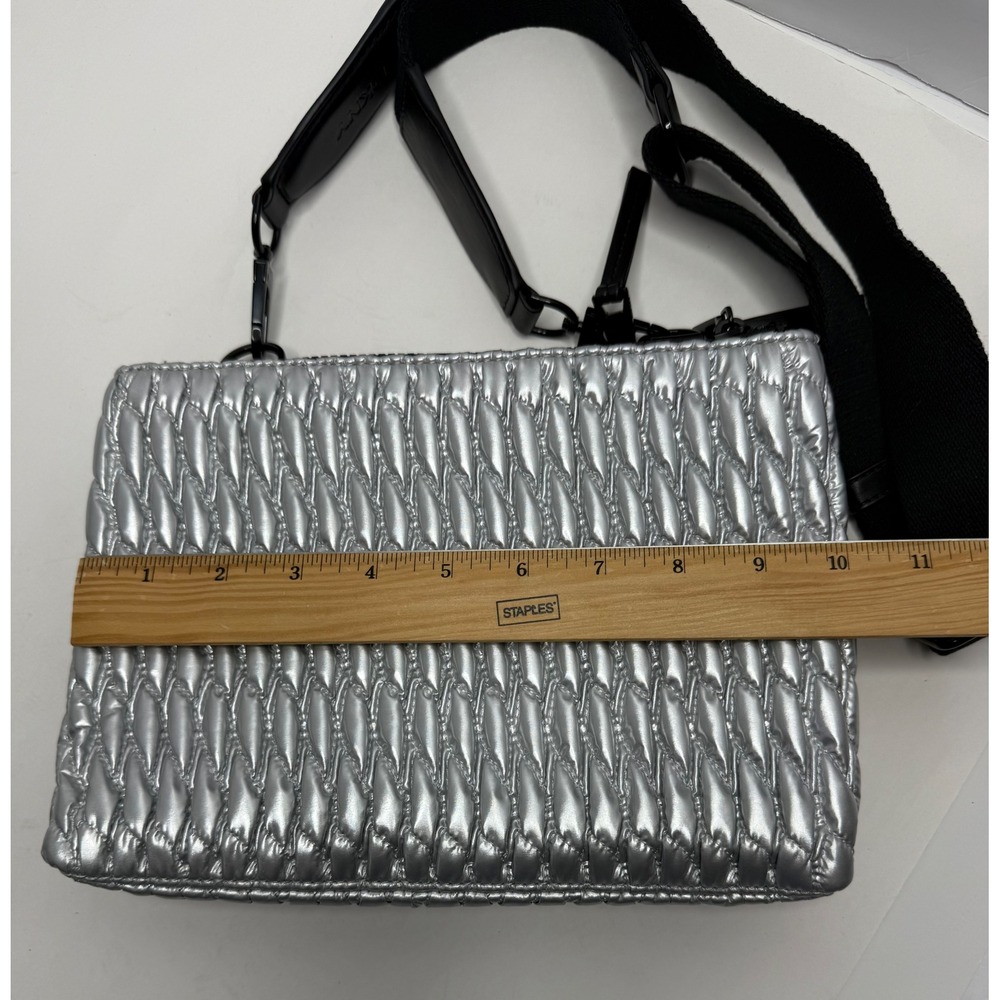 DKNY Mack East West Small Crossbody Silver Quilted Minimalist festival Y2k - Picture 3 of 9
